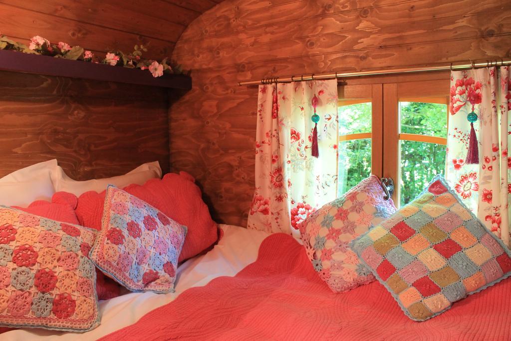 カミエ Roulottes Du Rouard Bed & Breakfast エクステリア 写真