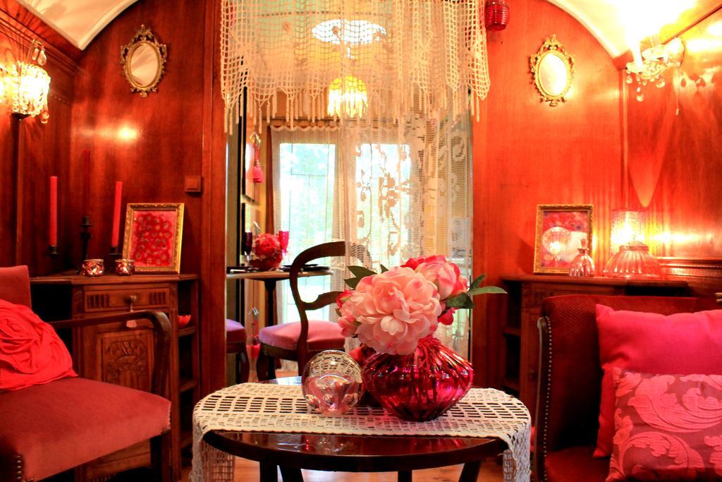 カミエ Roulottes Du Rouard Bed & Breakfast 部屋 写真