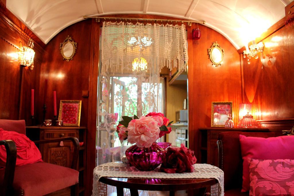 カミエ Roulottes Du Rouard Bed & Breakfast 部屋 写真